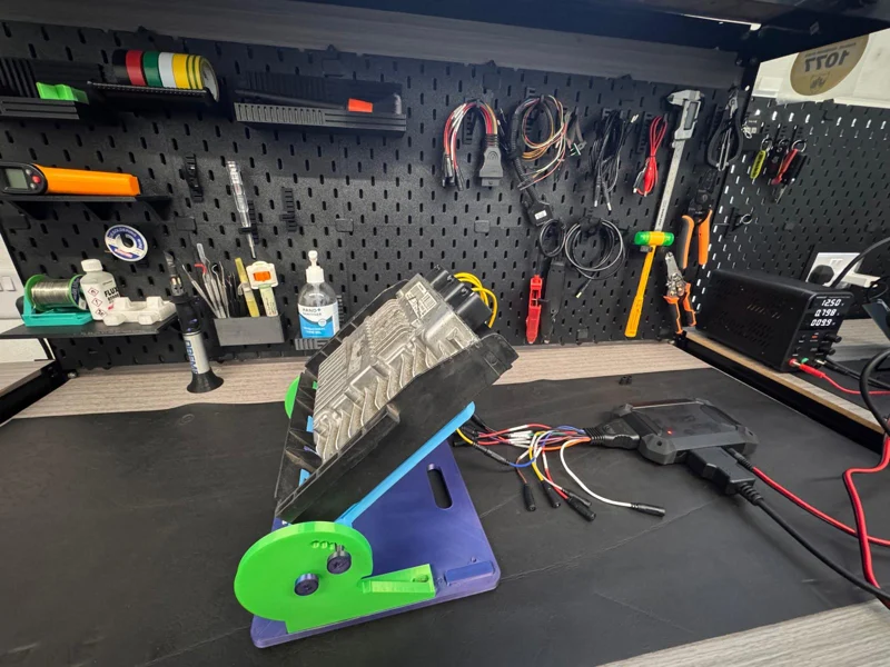 Side view of the Peugeot ECU and connected bench equipment