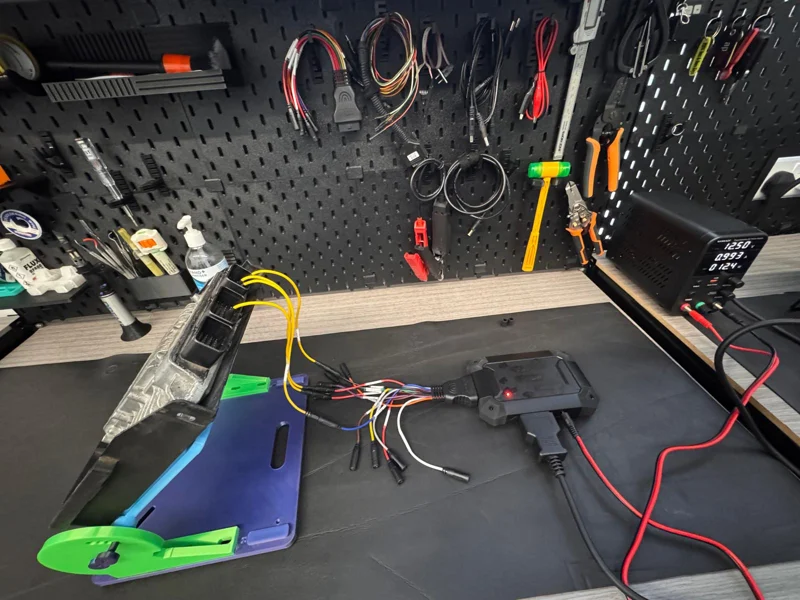 ECU connector and workshop programming interface