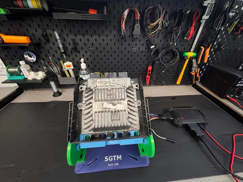 Front view of the ECU on the SGTM workshop stand